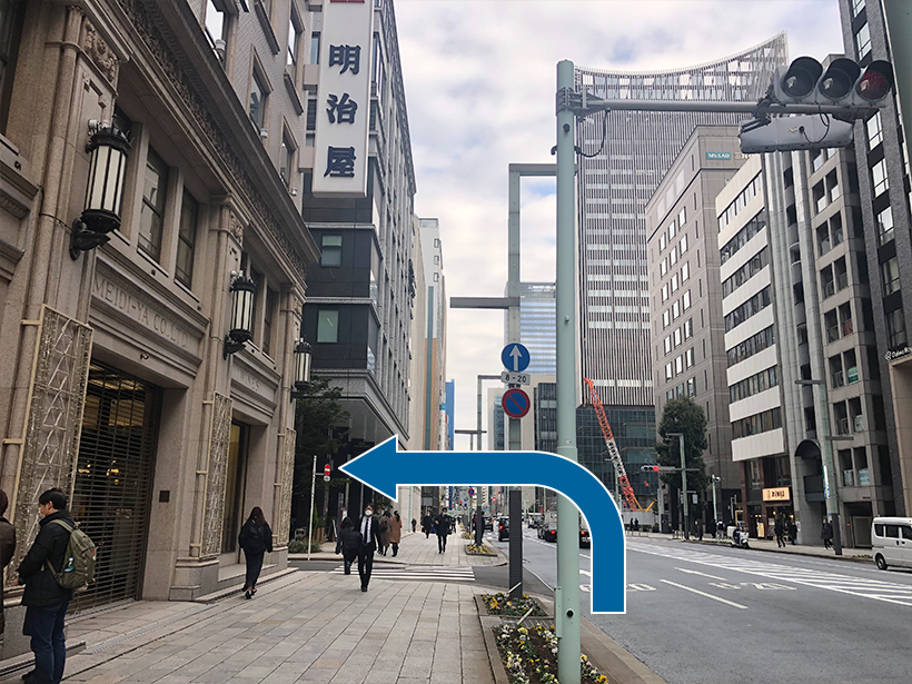 近隣には東京都千代田区丸の内にある鉄鋼ビルディングやパシフィックセンチュリープレイスなどのビルが立ち並んでおり、ビジネス・エアポートやリージャスなどがサービスオフィスを提供している