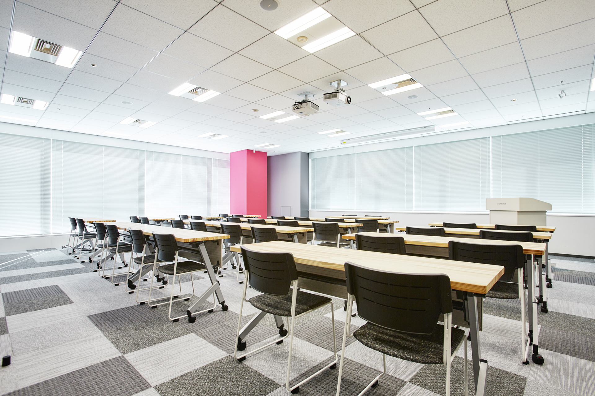 会議室(13~150名)