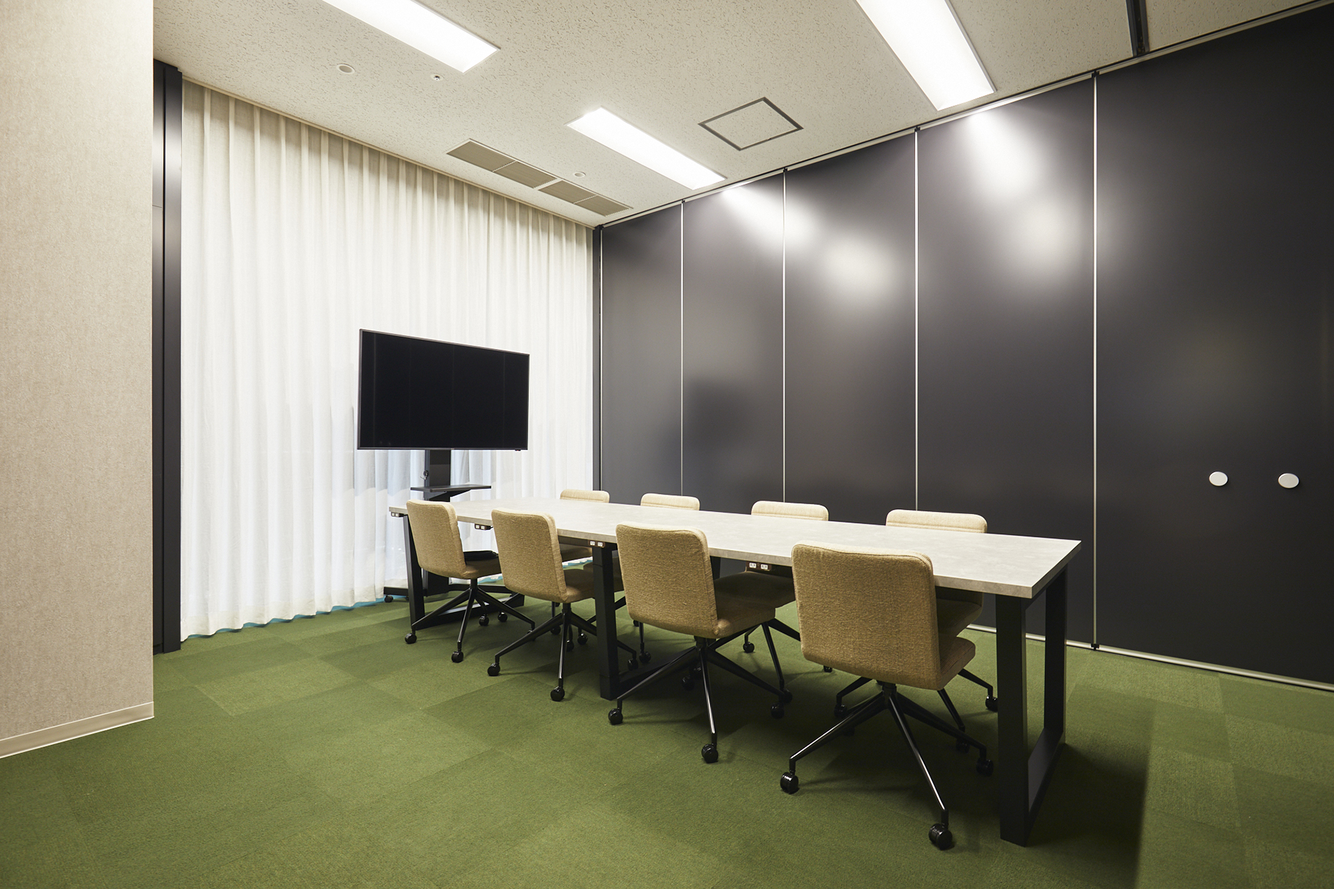 会議室(~12名)
