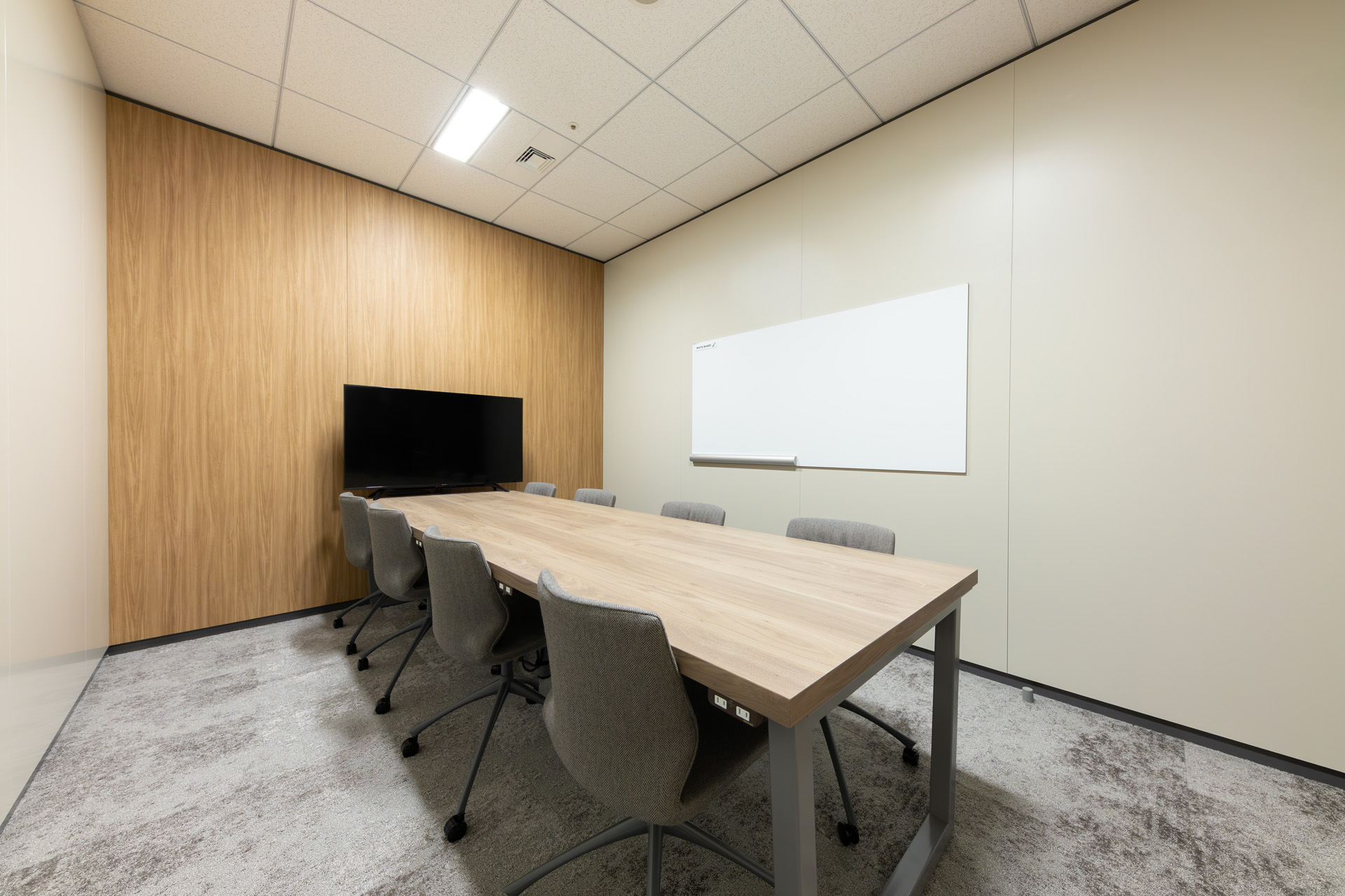 9階会議室(~12名)