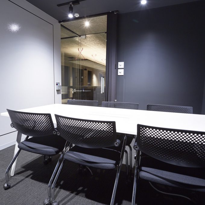 会議室(~12名)