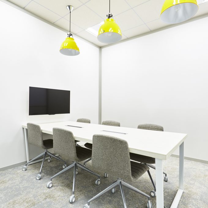 会議室(~12名)