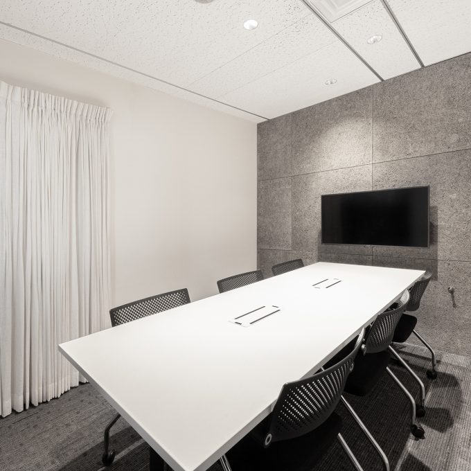 会議室(~12名)