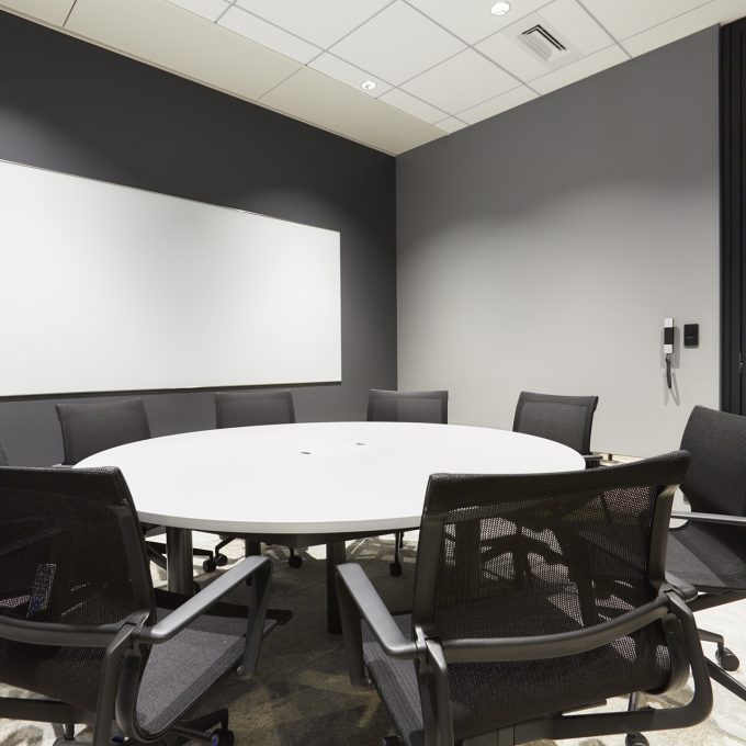 会議室(~12名)