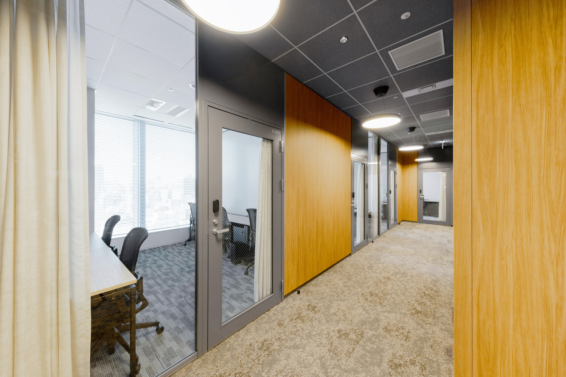 9階レンタルオフィス