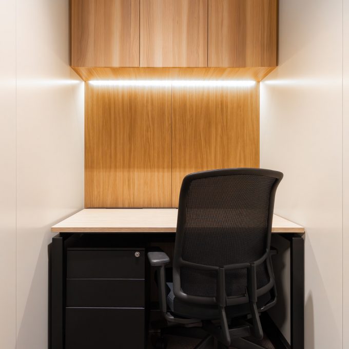 9階レンタルオフィス