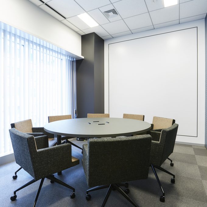 会議室(~12名)