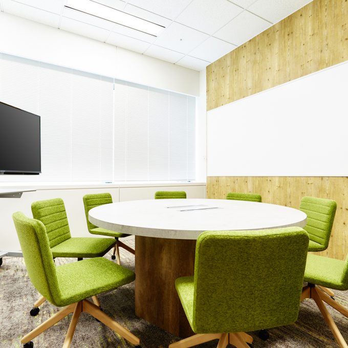 会議室(~12名)