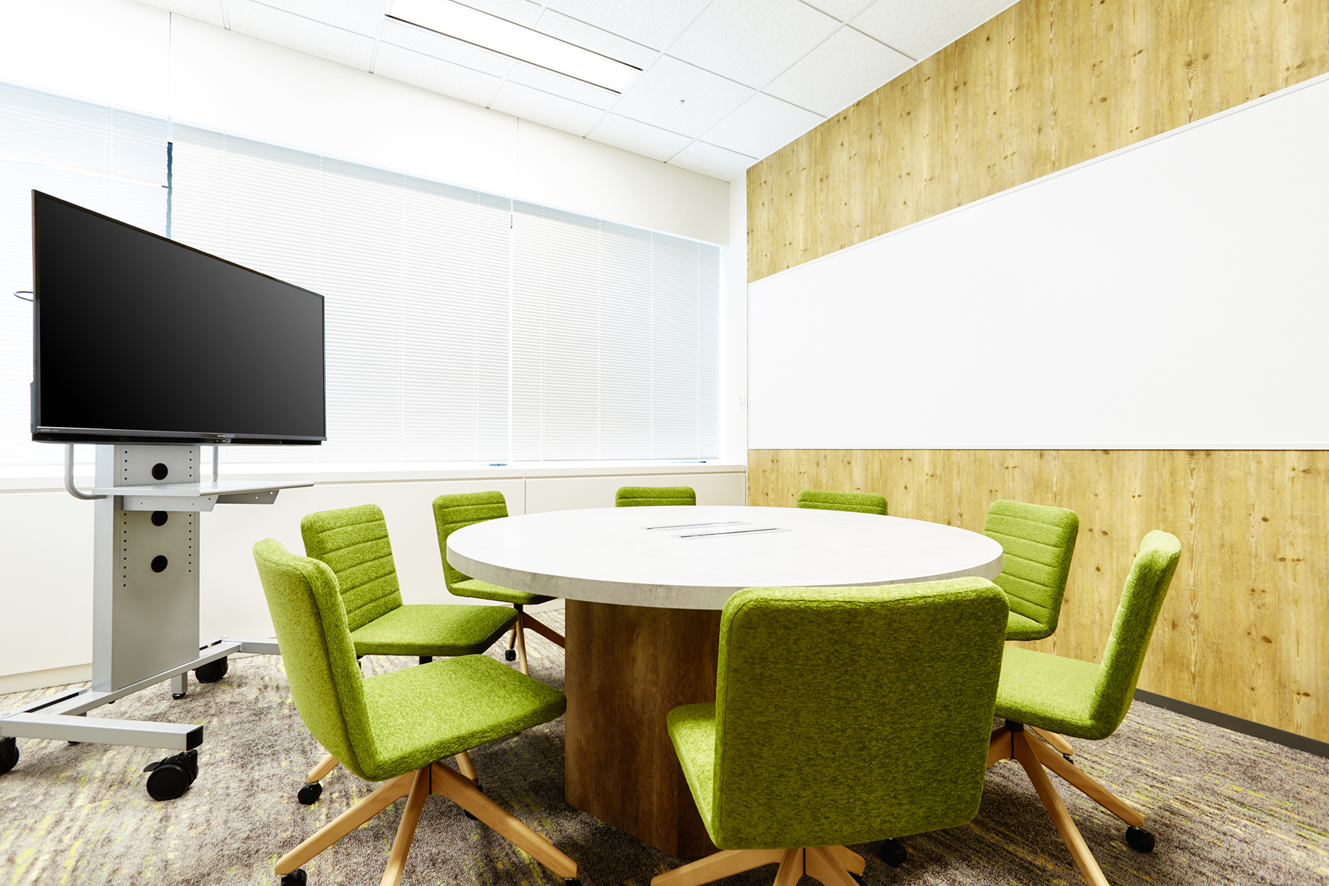 会議室(~12名)