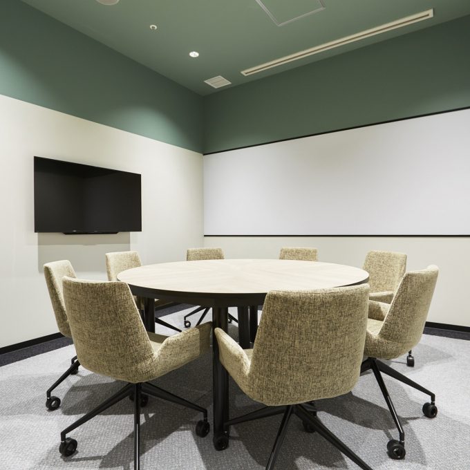会議室(~12名)