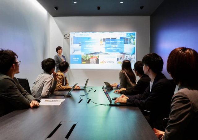 拠点の魅力紹介！日本橋三井タワー編　⑩パナソニックさんとの共創による、照明モードを選べる会議室