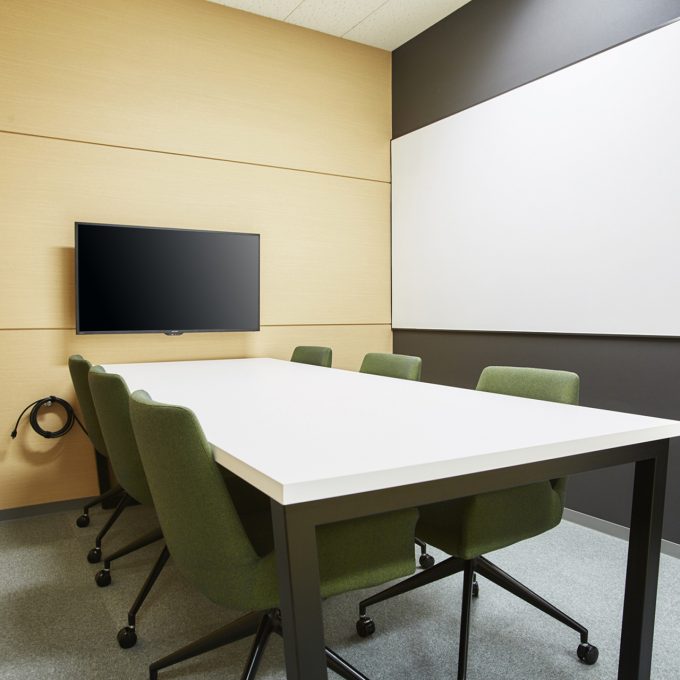 会議室(~12名)