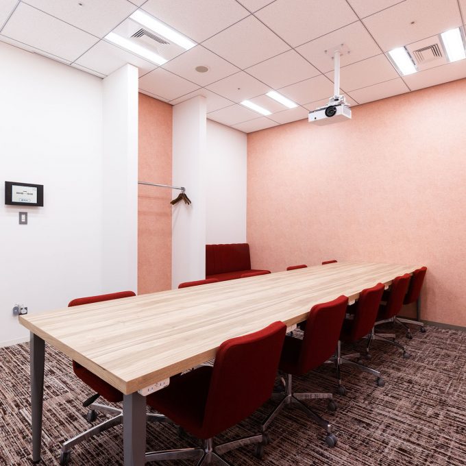 会議室(~12名)
