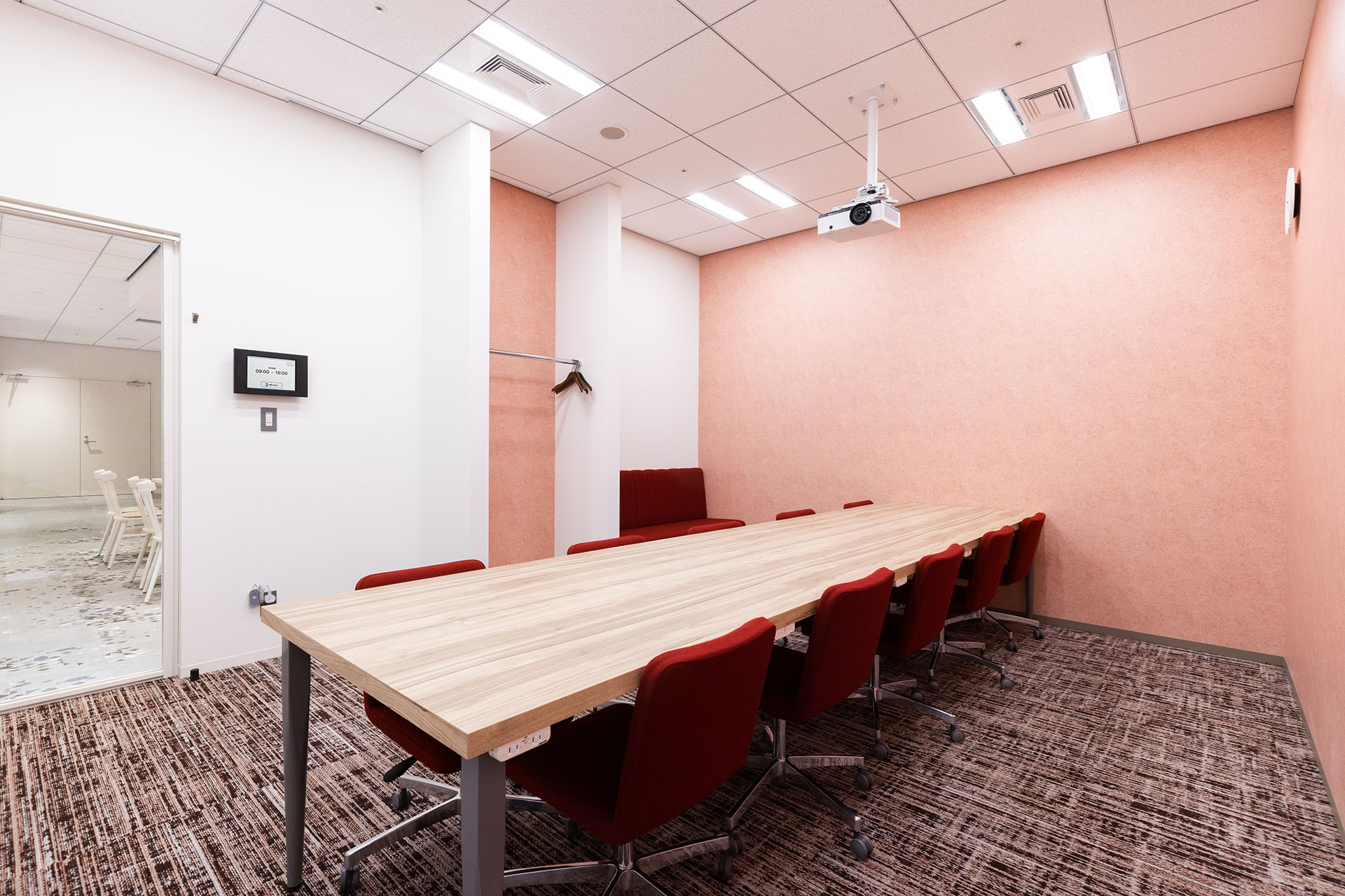会議室(~12名)