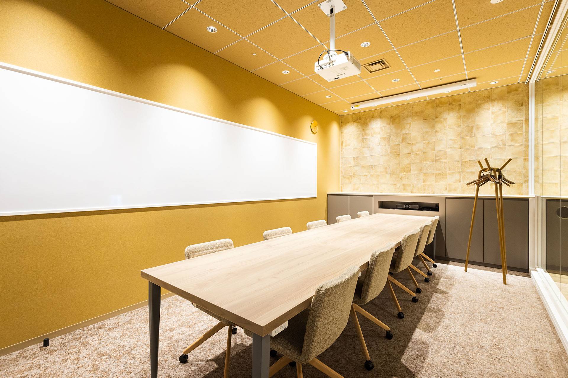 会議室(~12名)