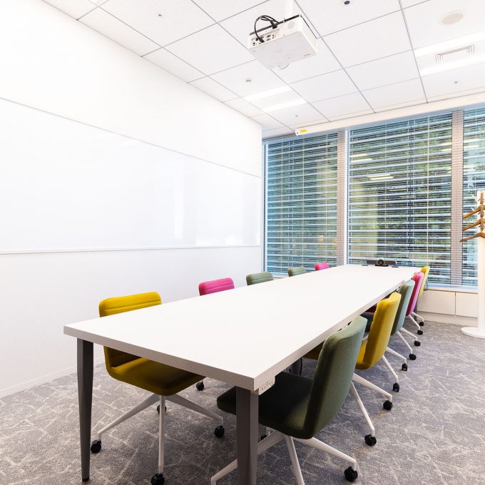 会議室(~12名)