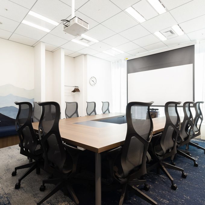 会議室(~12名)