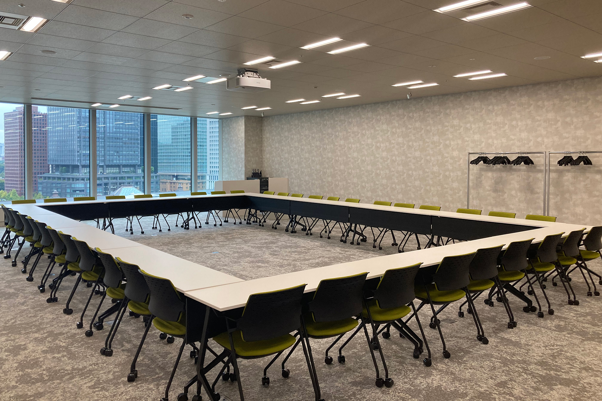 会議室(13~150名)