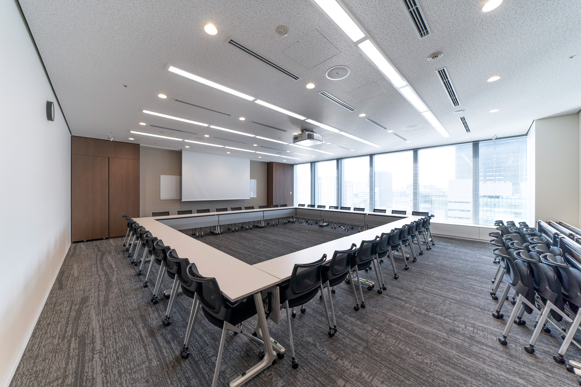 会議室(13~150名)