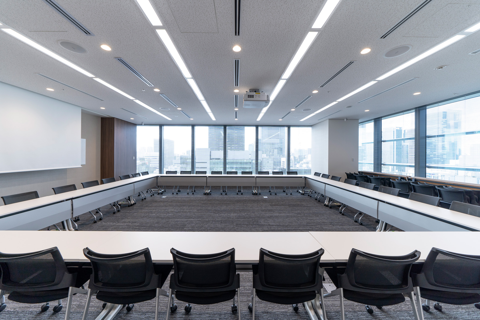 会議室(13~150名)