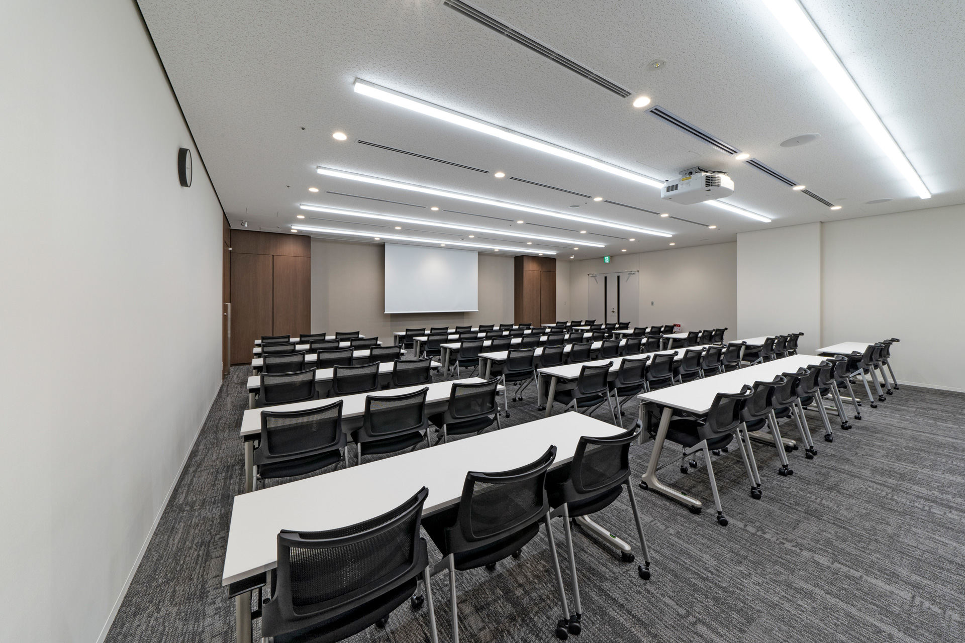 会議室(13~150名)