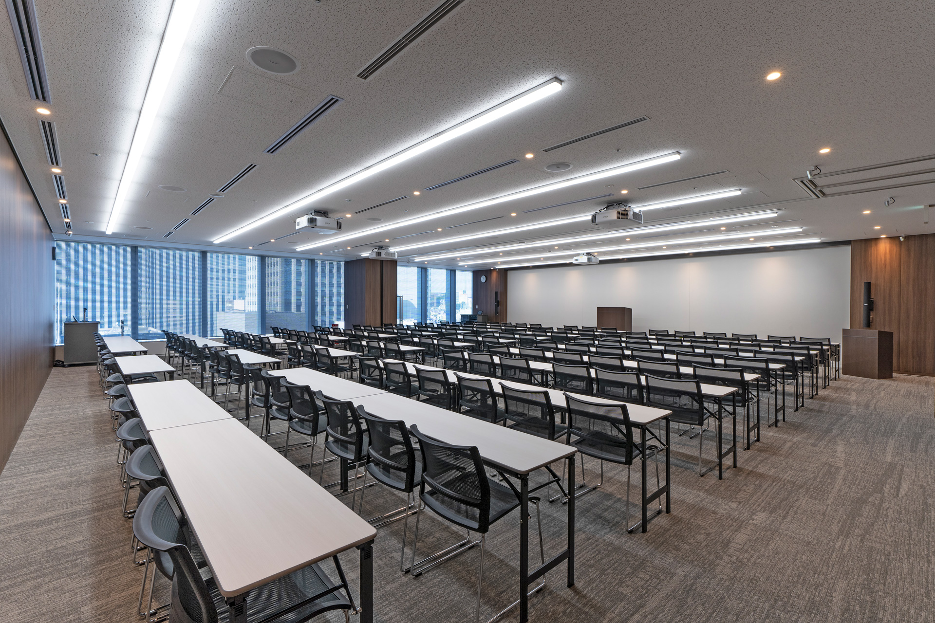 会議室(13~150名)