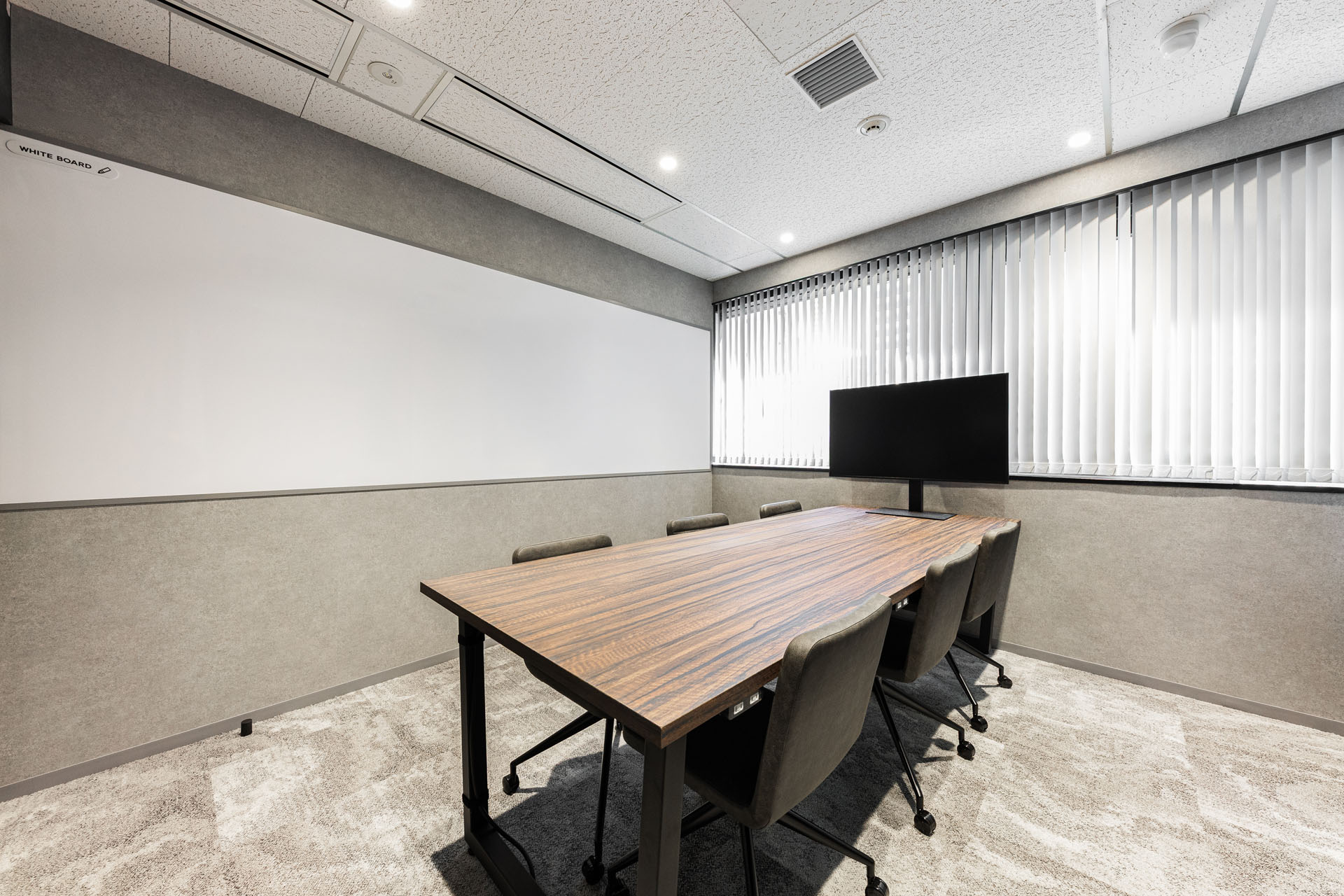 会議室(~12名)